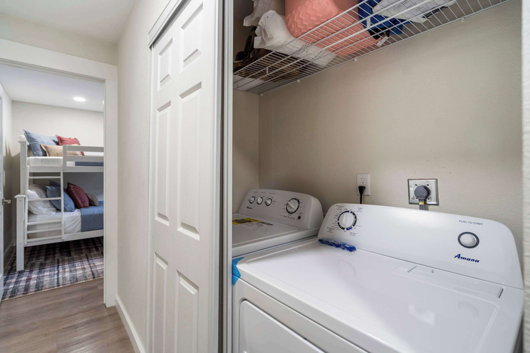 Room 2, Leisure Nest Escape For 7, Taney