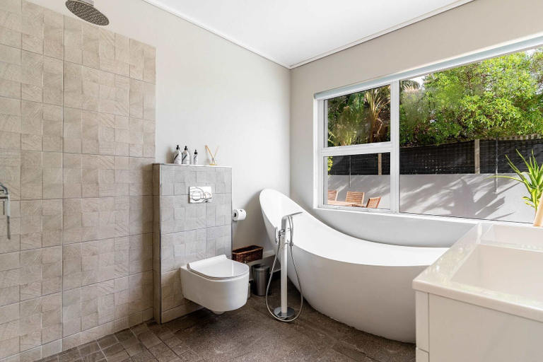 Room 2, Guests Camps Bay Houghton, City of Cape Town