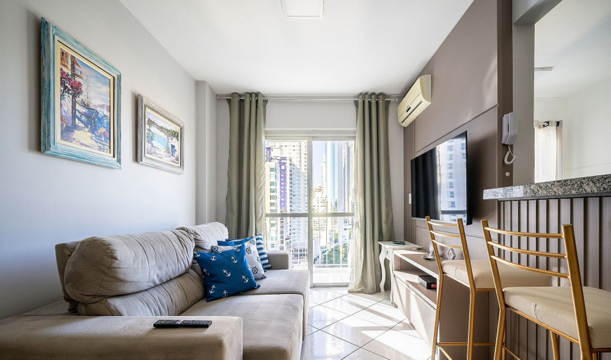 Living area 2, 2BR apt 150m Beach Balneario Camboriu Esd143, Balneário Arroio do Silva