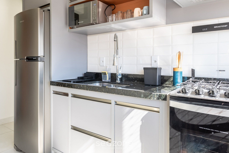 Private kitchen 4, Cozy Apartment Near the Beach Ubatuba Enu011, Ubatuba