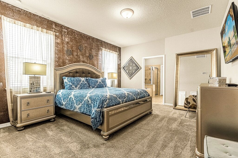 Room 5, 9BR Luxury Vacation Villa near Disney, Osceola