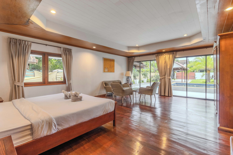Room 3, 4Br Massive Property Huge Pool V244, Phuket Island