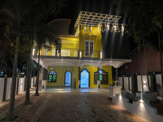 Front of property 5, Hotel Jay R, Trincomalee Town and Gravets