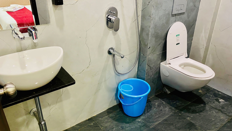 Bathroom 5, Hotel Anand Palace & Restaurant, Indore