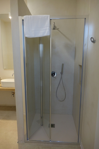 Bathroom 5, Giardino del Tempo, Lecce