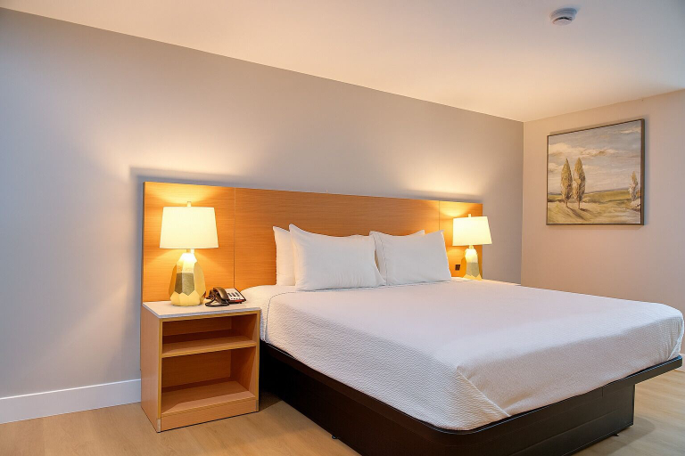 Bedroom 4, Highland Inn, San Bernardino