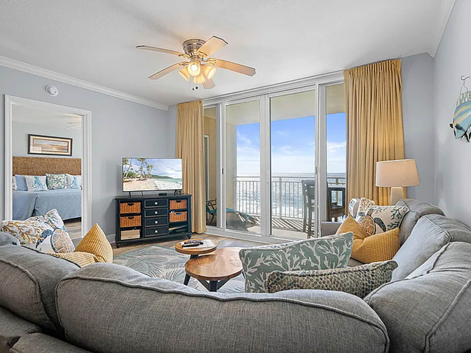 Living area 3, Emerald Beach 1631