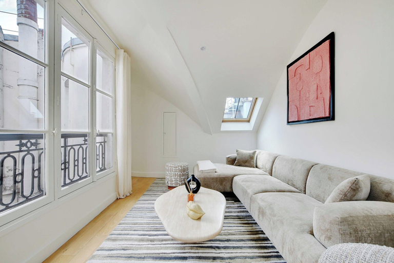 Living area 4, Apt a/c 3br/6p - Saint-lazare/les Champs Elysee, Paris