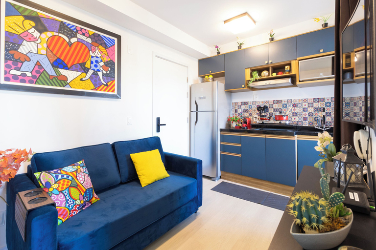 Living area 2, Modern, complete with Office, AC, and Gym, São Paulo