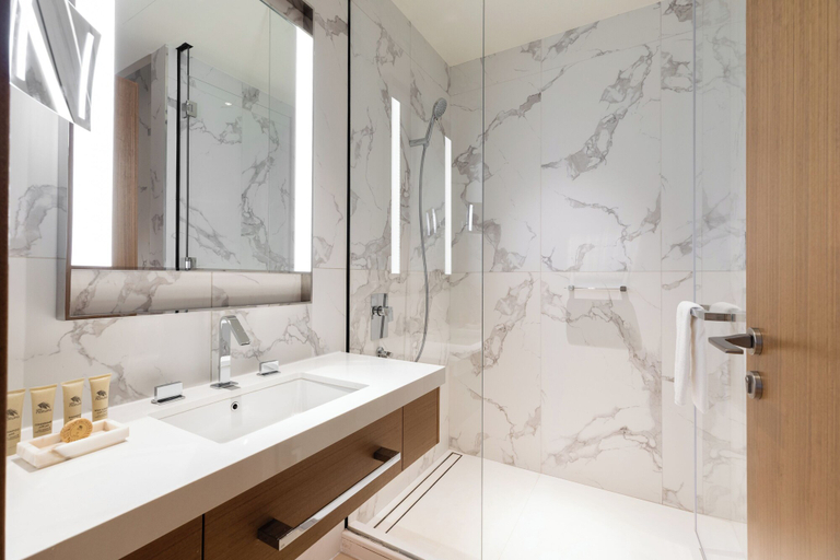 Bathroom 4, Maison Privee - Fabulous Apt w/ Sensational Burj Khalifa Views, Dubai