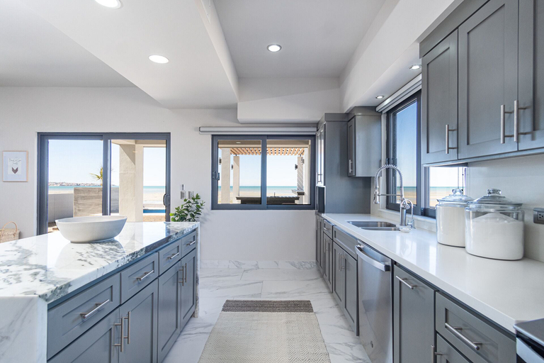 Private kitchen 2, 4 BR Luxurious Oceanfront Casa Estrella in Islas del Mar, Puerto Peñasco