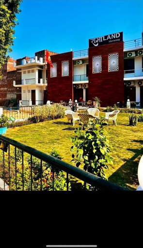 Front of property 2, Hotel Ramaland, Faizabad