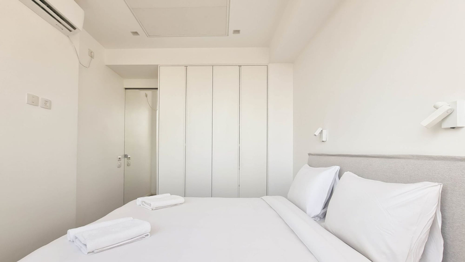 Room 3, Shlomo Hamelekh Topaze