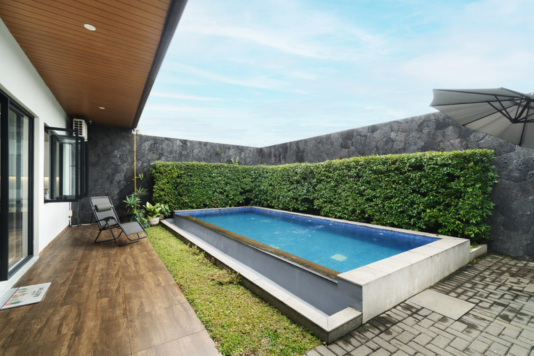 Sport & Beauty 2, Nick's Villa 3 BR with Private Pool, Bandung