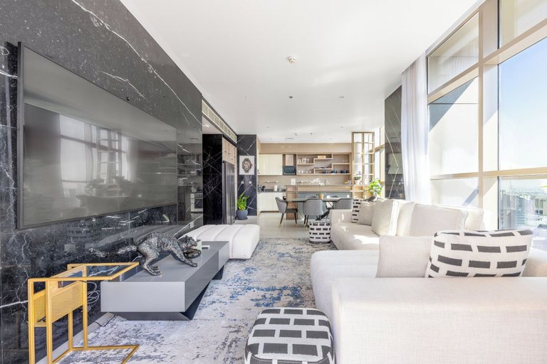Living area 5, Exclusive Dubai Marina Stay - Posh 3BR, Dubai