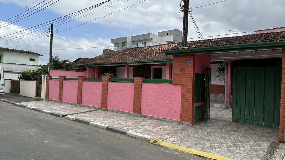 Exterior & Views 2, Suites Casa Rosada, Ubatuba