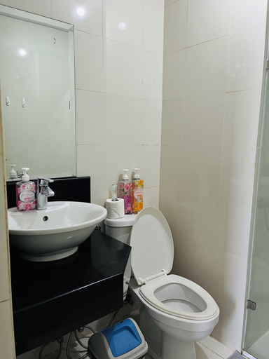Bathroom 4, One Palm Tree Villas, Pasay City