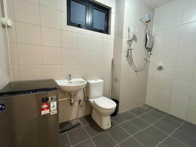 Bathroom 3, Ramada Medini, Johor Bahru