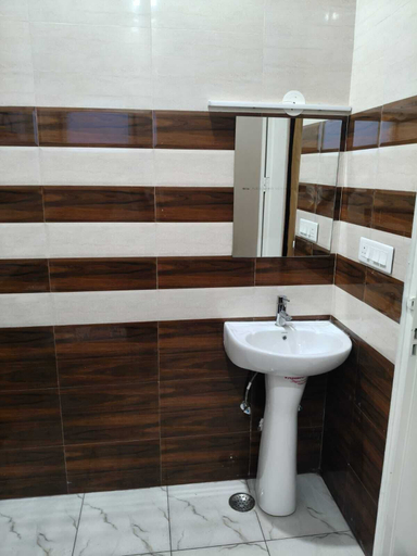 Bathroom 5, The Royal Harmony, Gautam Buddha Nagar