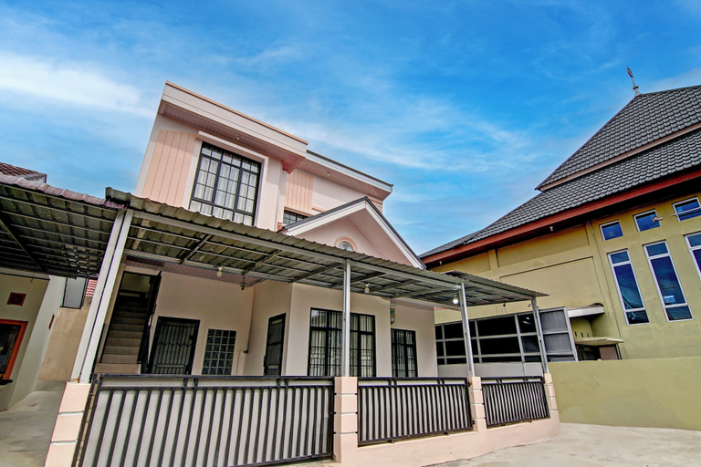 Front of property 2, OYO 94758 Kamila House, Pekanbaru