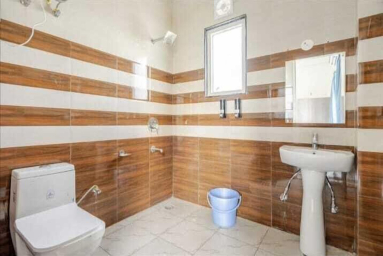 Bathroom 3, The Royal Harmony, Gautam Buddha Nagar