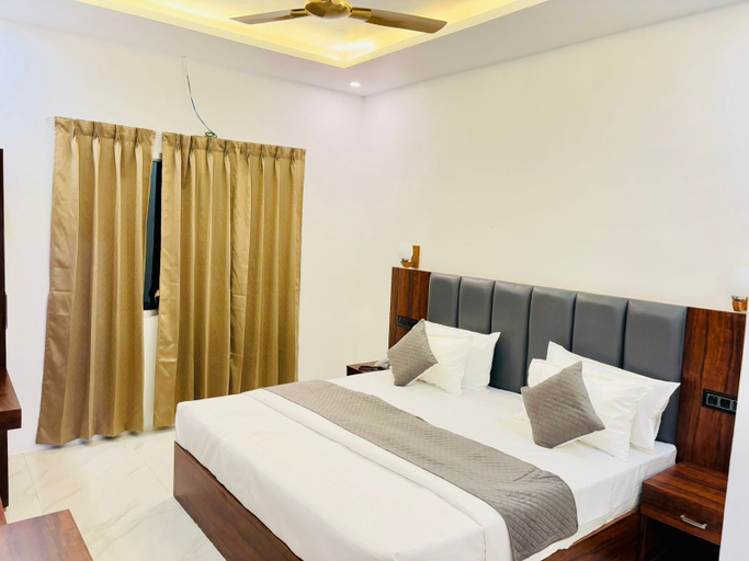 Room 4, Hotel Omkar Palace, Basti