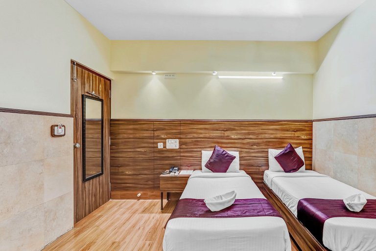 Room 5, Season 4 Residences Near US consulate, Chennai