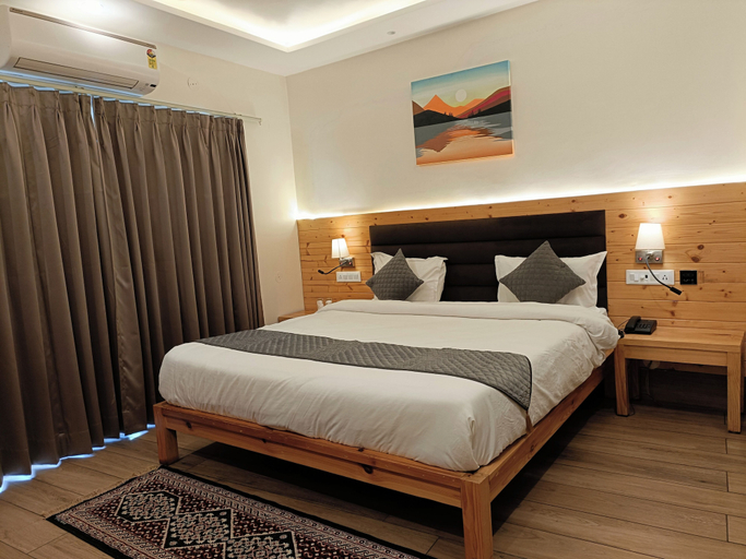 Bedroom 3, Heryk Hillview Hotel, Kangra