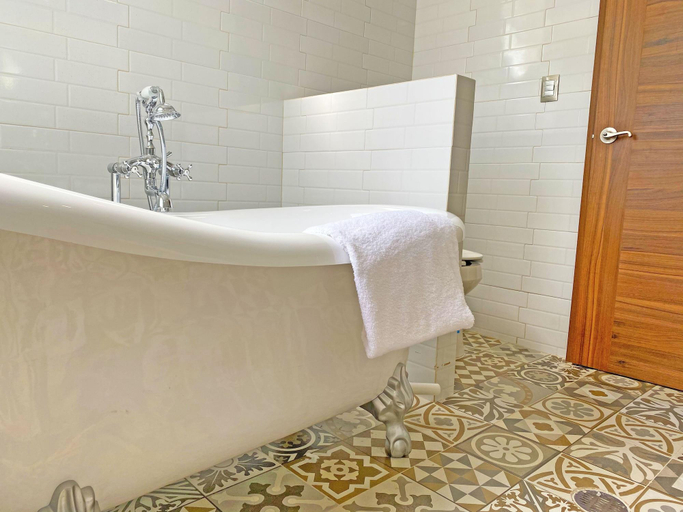 Bathroom 4, Parral 14 Boutique Hotel, Mexico City