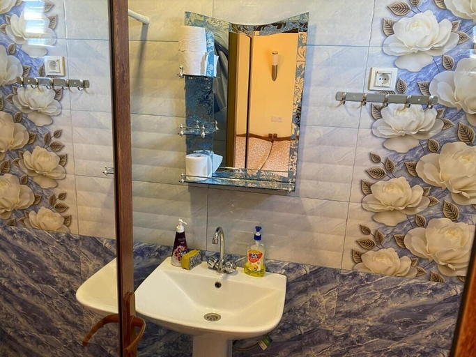 Bathroom 4, Karine B&B