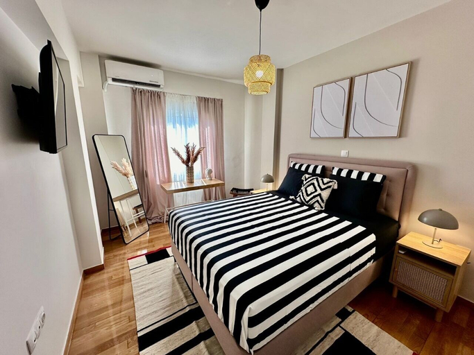 Room 2, O&O GROUP -Classy Urban Haven Near Psyri, Attica