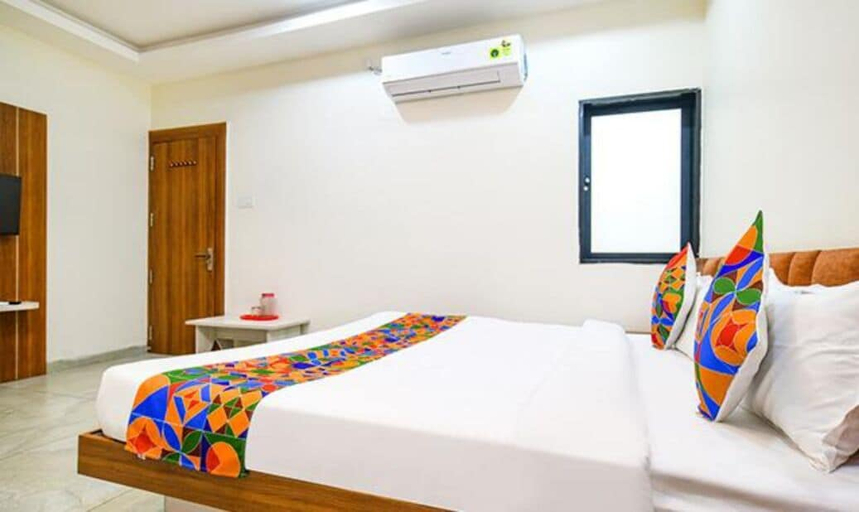 Room 5, Hotel Shree Nakoda Paradise, Ujjain