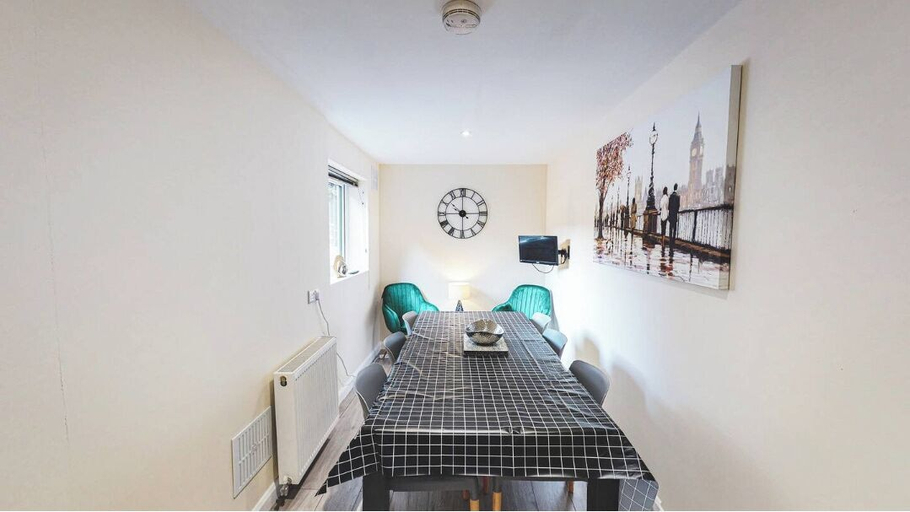 In-room dining 4, 46 Lord Street, Cheshire East