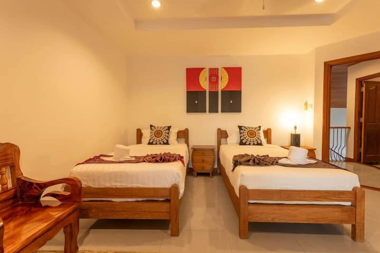 Room 2, CoconutPalmsJacuzzipoolhugeproperty v136, Phuket Island