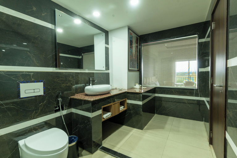 Bathroom 2, Hotel Mechi Crown, Mechi