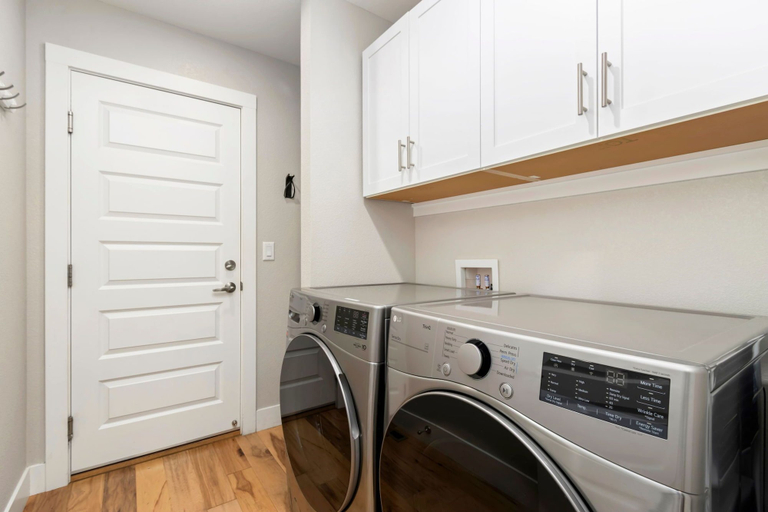 Laundry, Rams Roost Rooftop Hot Tub, Patio & Family Fun, Larimer