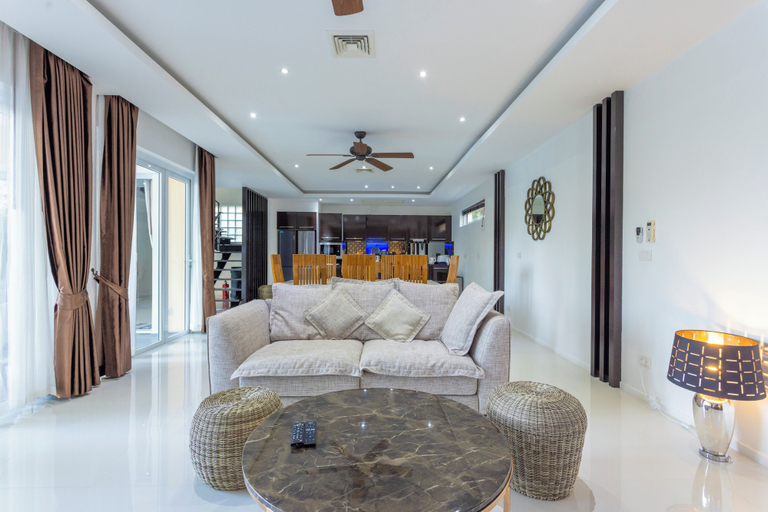 Living area, Oceanview 4BR Villa Jacuzzi Escape V180, Pulau Phuket