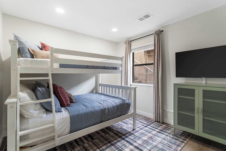 Room 3, Leisure Nest Escape For 7, Taney