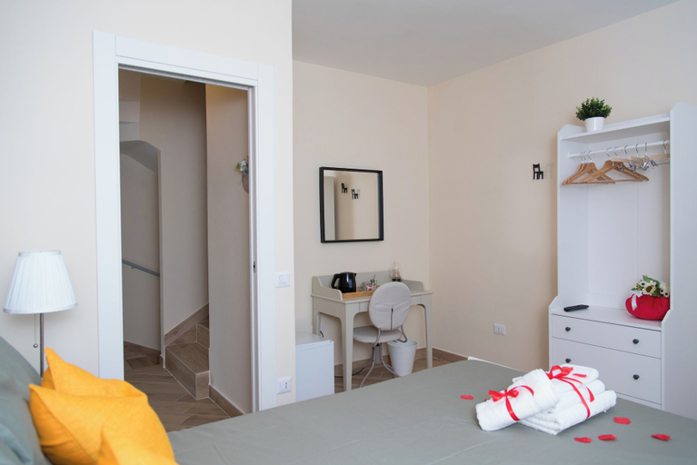 Bedroom 4, Casa Bohemia B&B, Salerno
