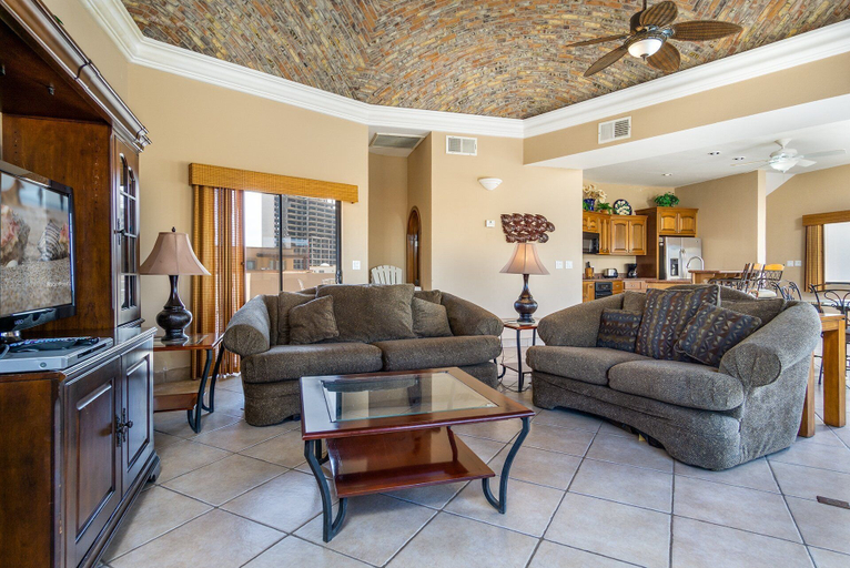 Living area 3, Casa Los 6 Amigos Luxurious Gem Ocean View Sandy Beach, Puerto Peñasco