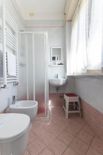 Bathroom 3, Villa Liberty Versilia, Lucca