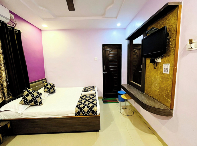 Room 3, Shirdi Hotel Sai B Residency, Ahmadnagar