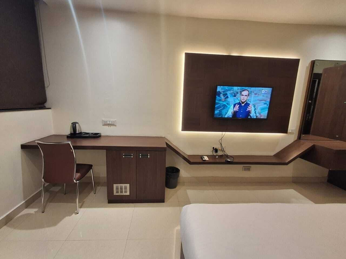 Room 4, Hotel Downtown, Bilaspur