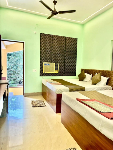 Room 4, US Residency, Varanasi