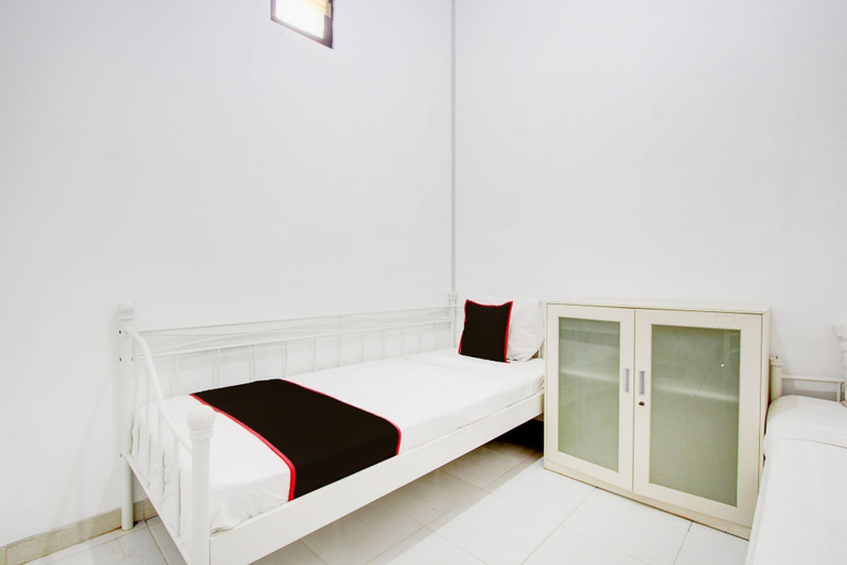 Room 5, Hotel O Guest House Sakinah, Banyumas