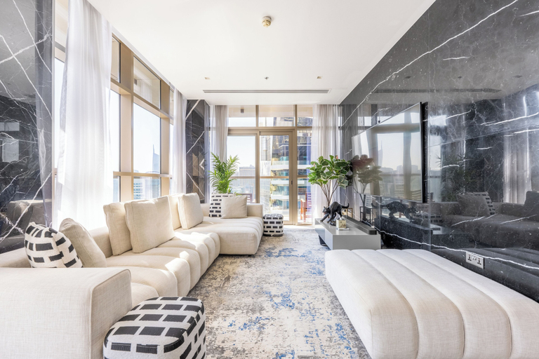 Living area 2, Exclusive Dubai Marina Stay - Posh 3BR, Dubai