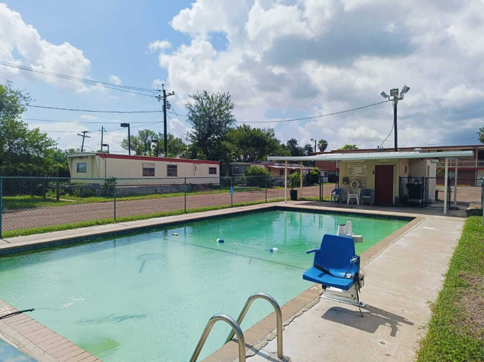 Outdoor pool 2, Pen Ann by Capital O Pharr/McAllen TX, Hidalgo