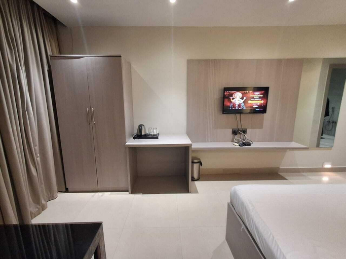 Room 2, Hotel Downtown, Bilaspur