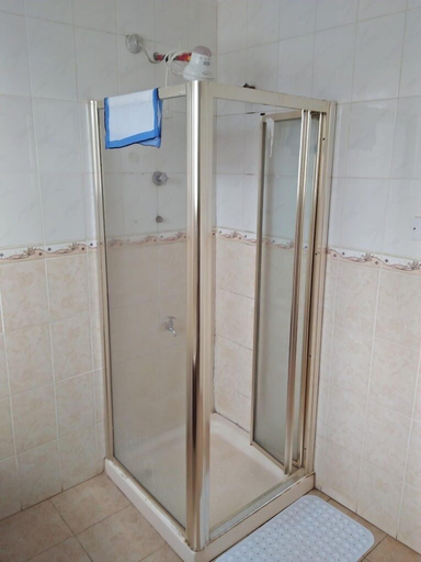 Bathroom 4, Zeroes Resort Machakos, Machakos Town