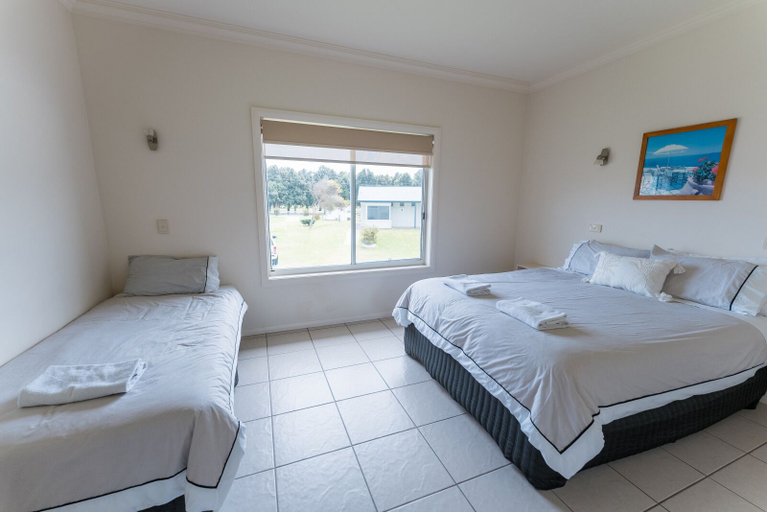 Room 4, Beachport Caravan Park, Wattle Range - West